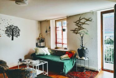 BEL APPARTEMENT 3 PIECES + CUISINE avec BALCON (CENTRE-VILLE)