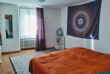 BEL APPARTEMENT 3 PIECES + CUISINE avec BALCON (CENTRE-VILLE)