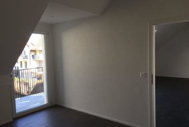 NYON / EYSINS - SUPERBE 2 1/2 pièces + cuisine au 2e étage avec BALCON